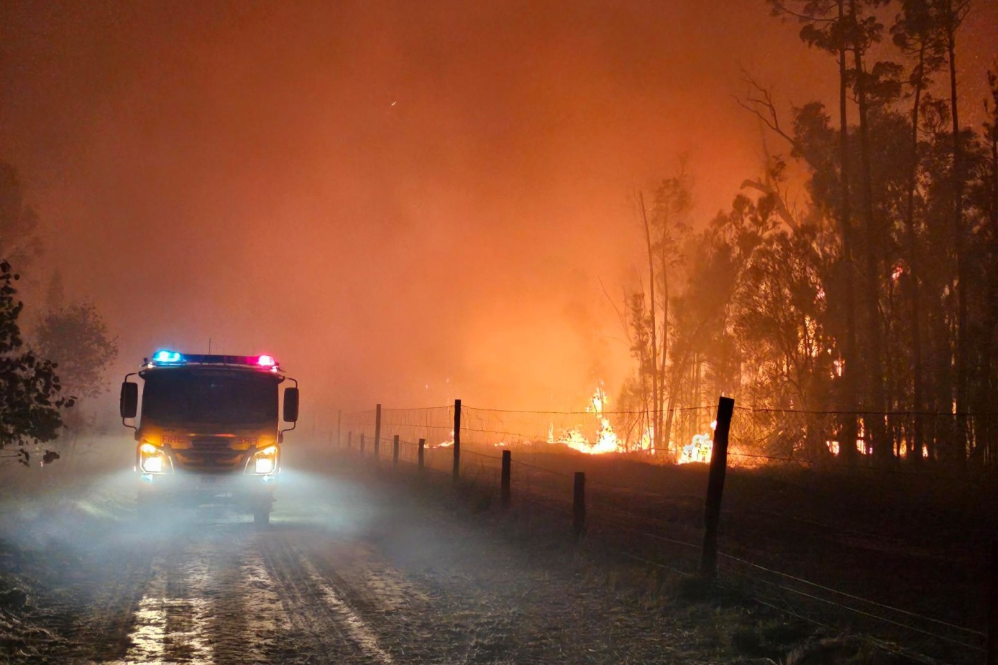Behörden warnen für den australischen Frühling und Sommer vor der womöglich heftigsten Buschfeuersaison seit dem verheerenden «Schwarzen Sommer» 2019-2020.