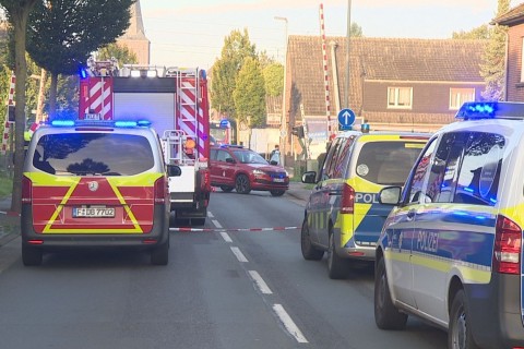 14-Jährige an Bahnübergang von Zug erfasst - tot