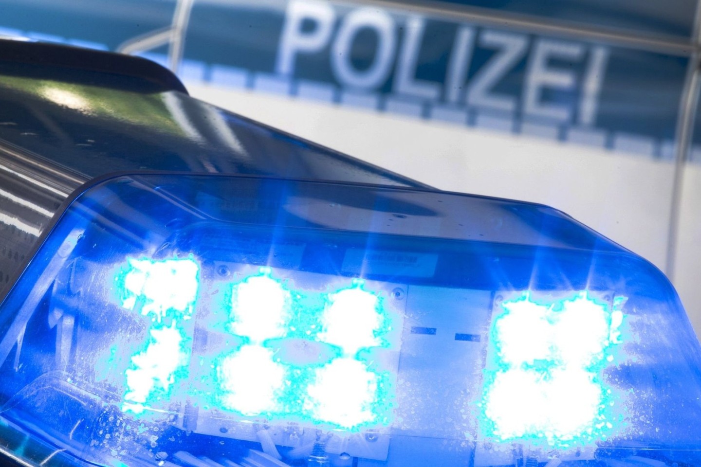 Der tatverdächtige Jugendliche hatte am Mittwoch kurz vor Mitternacht die Einsatzkräfte alarmiert.