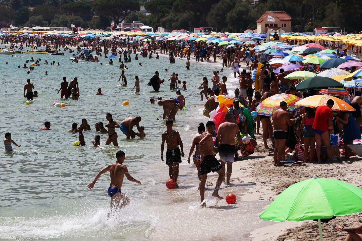 Ein Badeausflug endet für ein deutsches Mädchen in Italien tödlich. (Symbolbild)