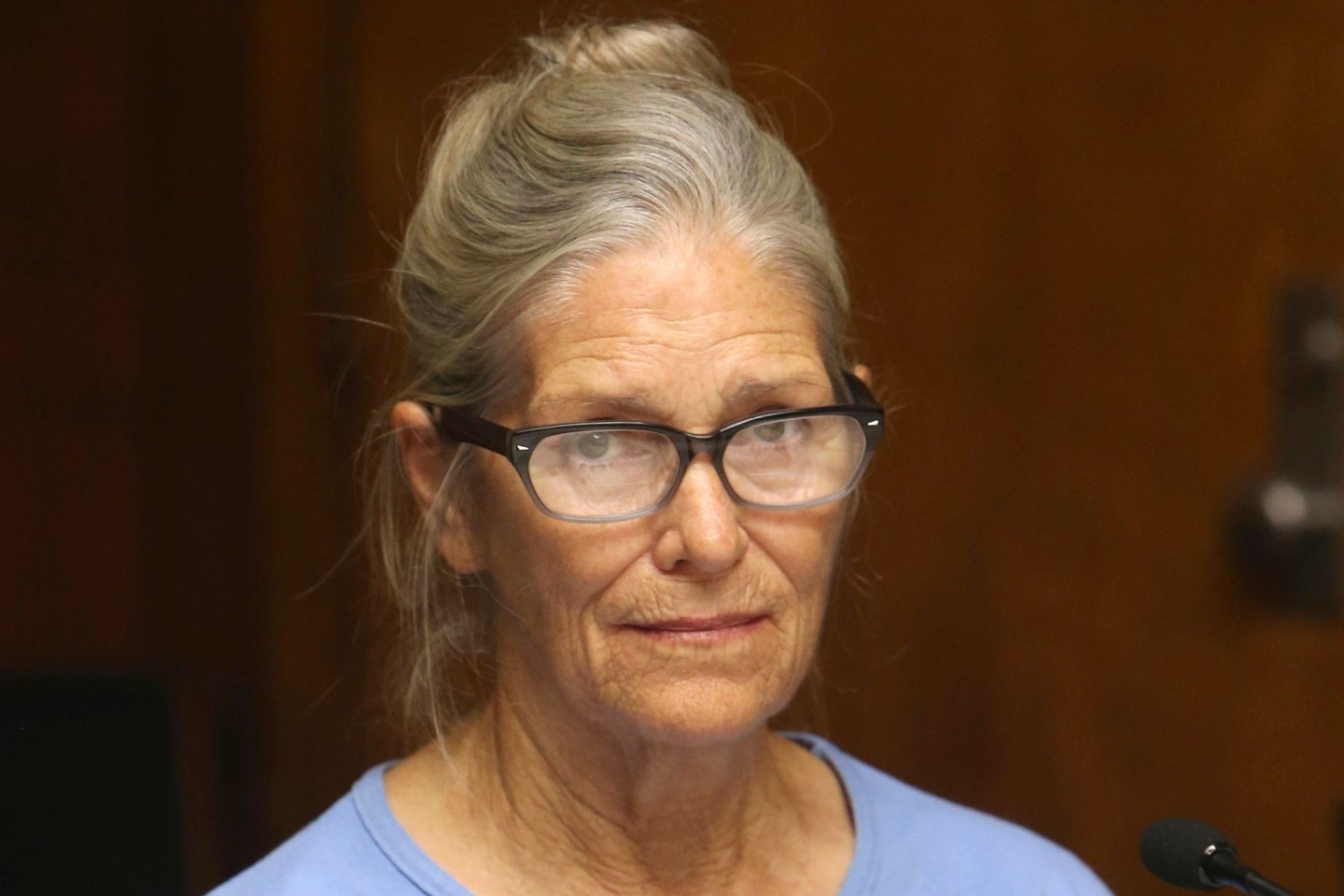 Leslie Van Houten bei ihrer Bewährungsanhörung im kalifornischen Corona.