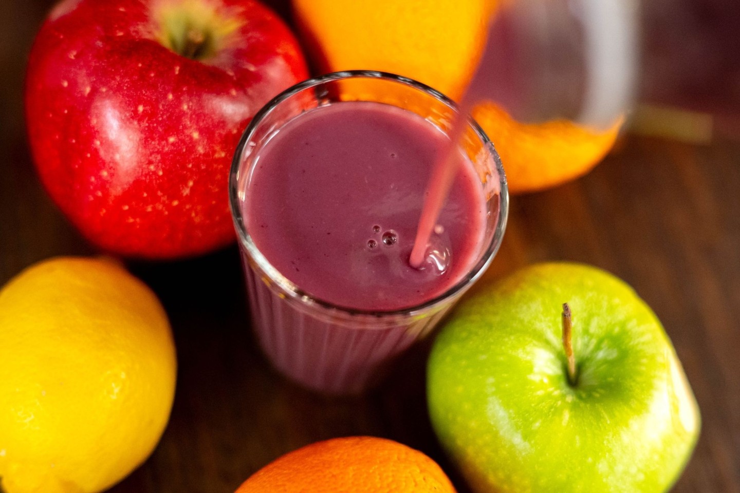 Sollte man Obst sollte wirklich besser mit Schale essen?