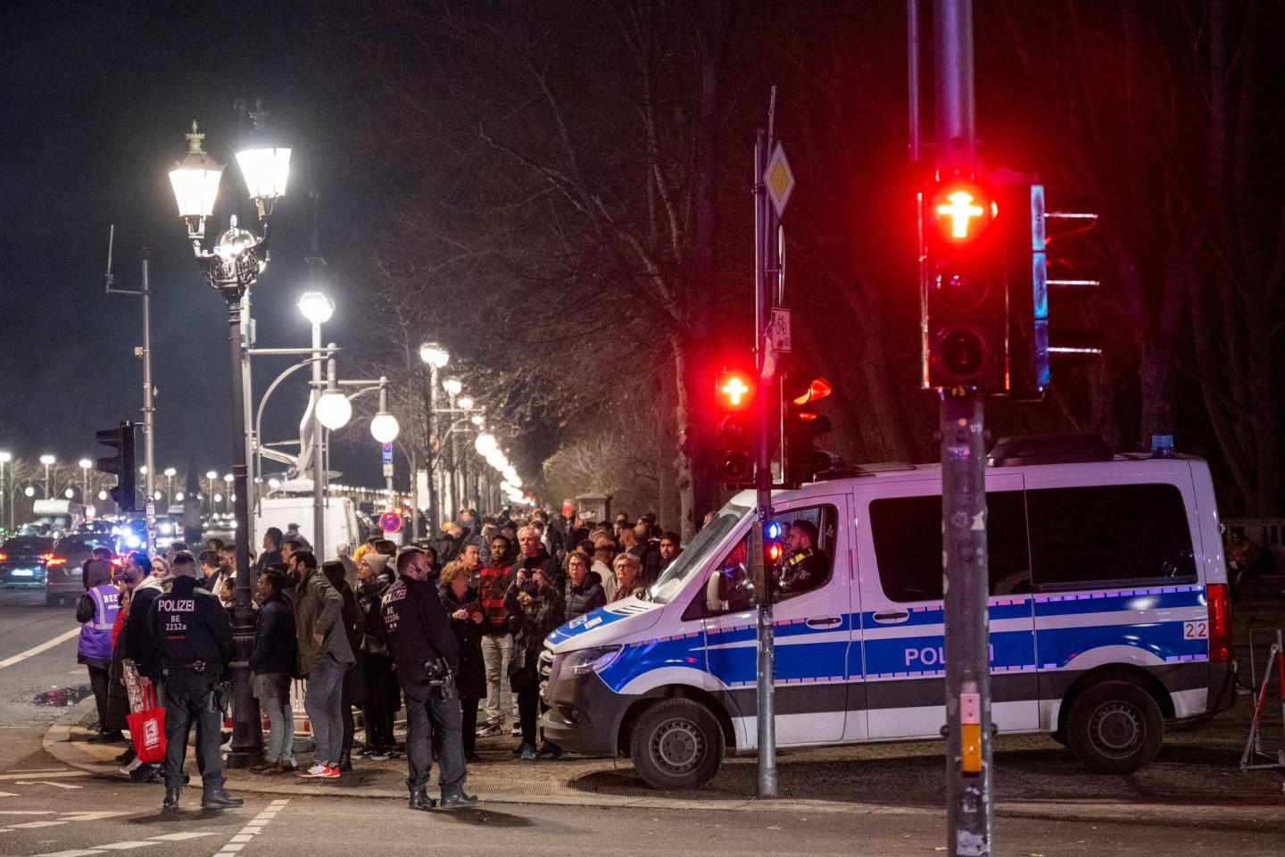 Polizeieinsatz in der Silvesternacht (Symbolbild).