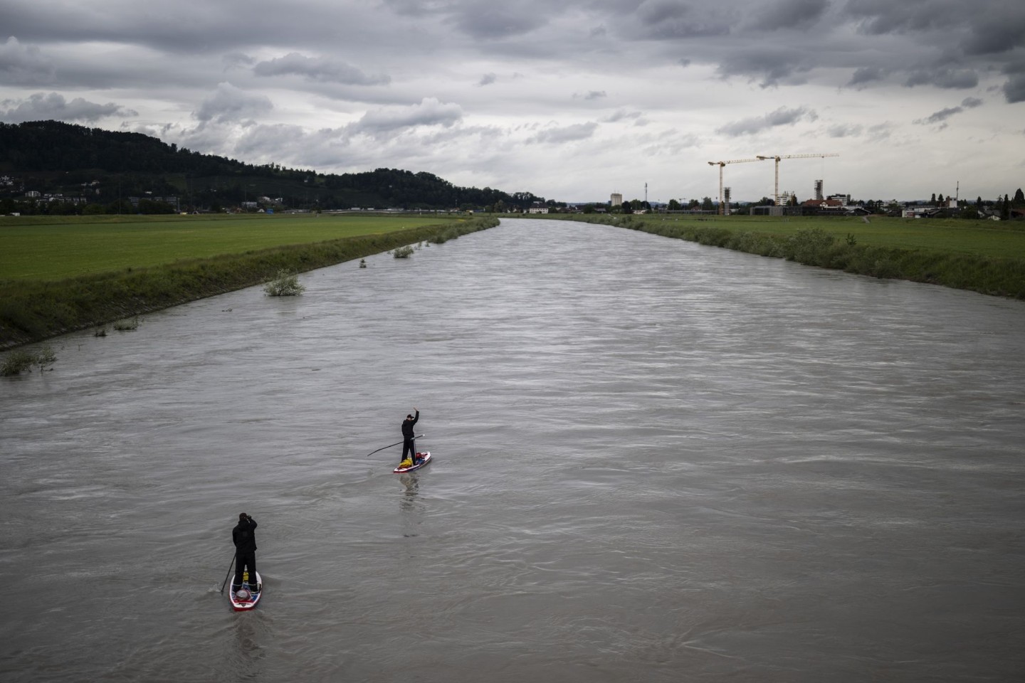 Mit 2,1 Milliarden Euro soll mehr Platz für den Fluss und für Natur geschaffen werden. (Archivbild)