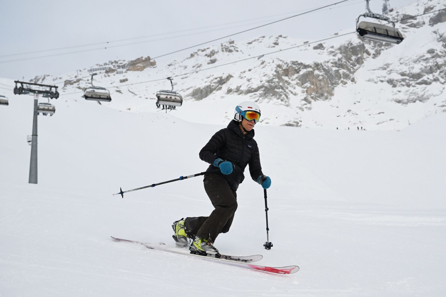 Verschwindet die natürliche Schneedecke komplett? Einer Studie zufolge fällt der Rückgang in tieferen Lagen besonders stark aus.