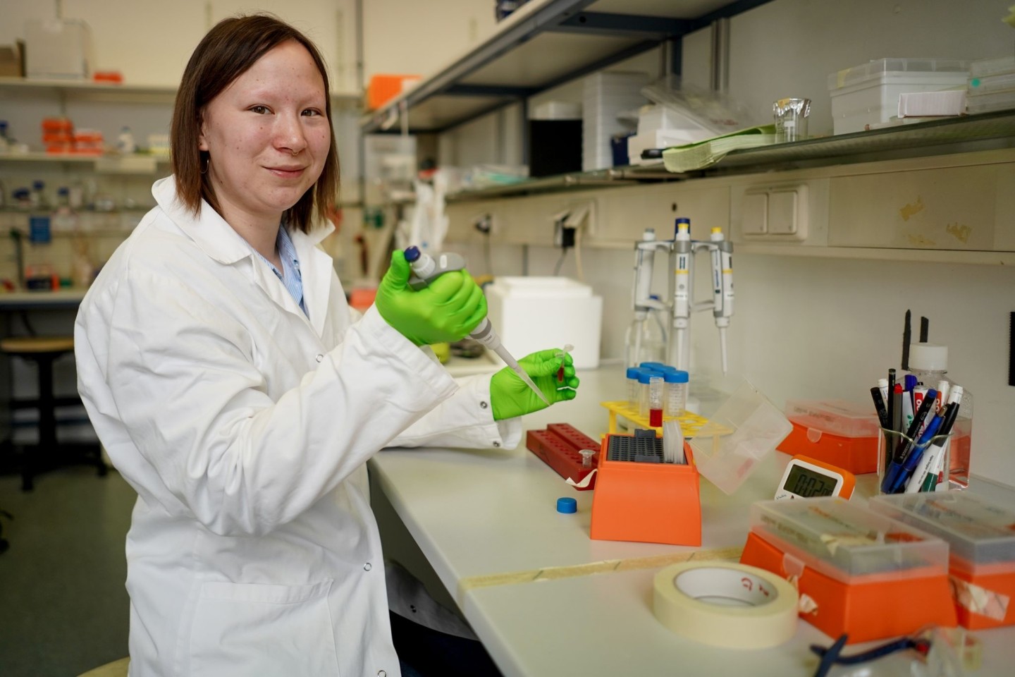 Die an dem Gen-Defekt «FOP» erkrankte Nadine Großmann ist Mitglied des Vorstands des Vereins Loudrare und Biochemikerin der Freien Universität Berlin.