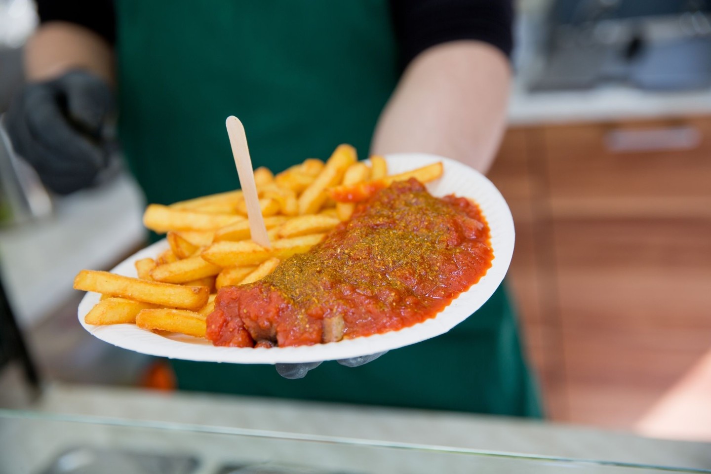 Eine vegane Currywurst: Wie sieht der Ernährungstrend für 2023 aus?