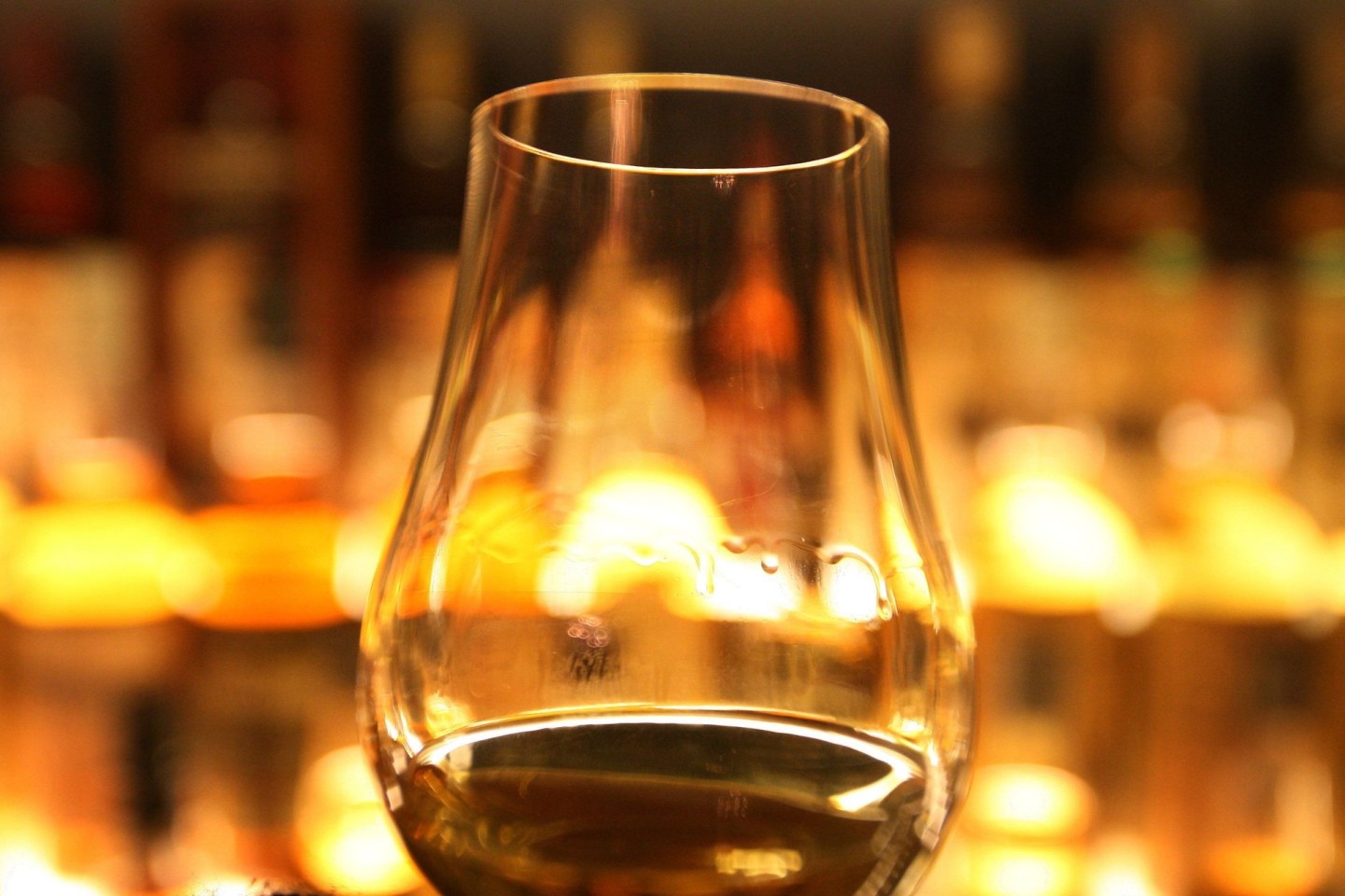 Ein Whisky-Club aus Schottland hat einen Rekord aufgestellt - und zwar online.