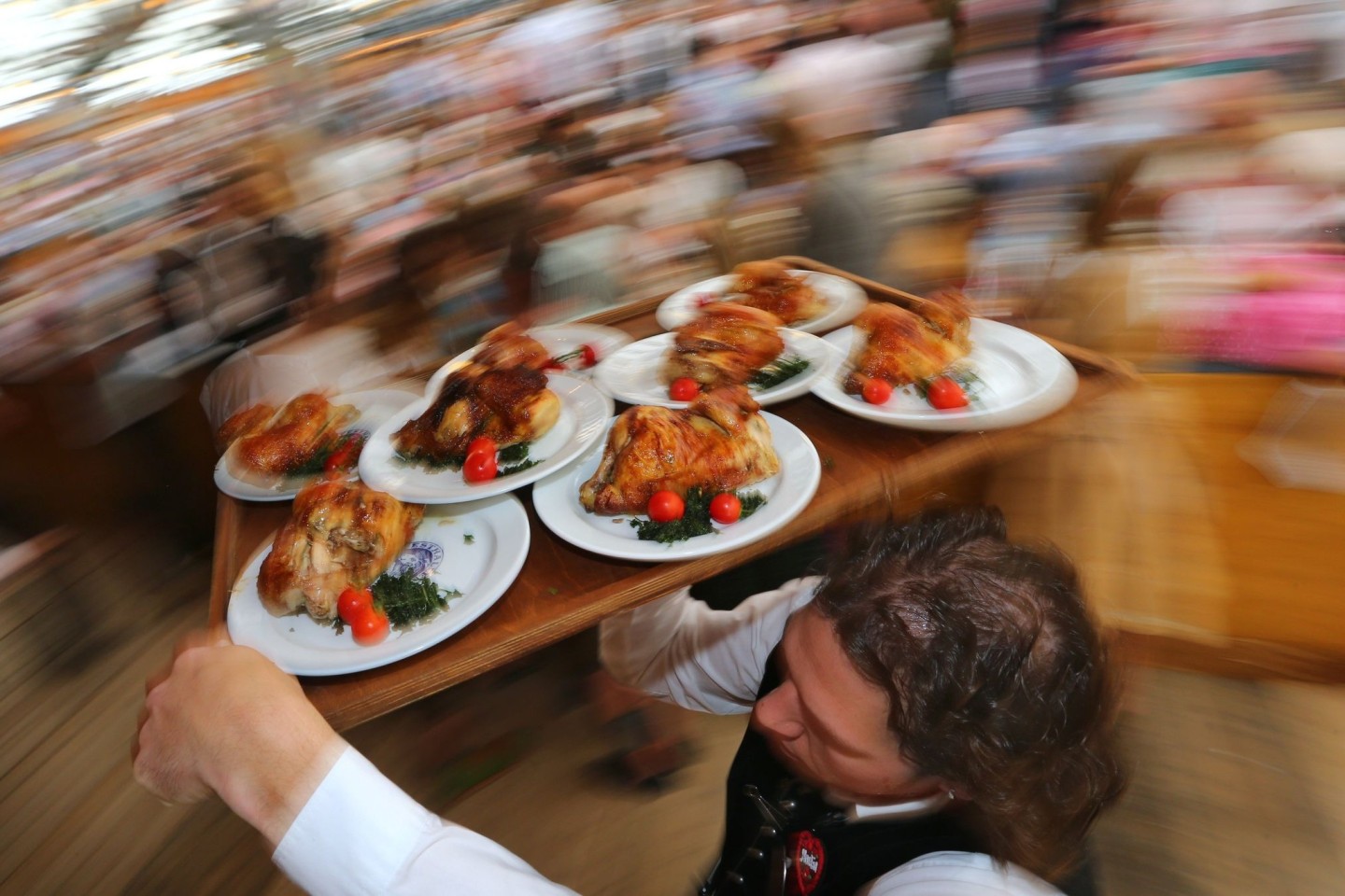 Wirte wollen die Chancen zu mehr Ökoprodukten - etwa Bio-Hendl - auf dem Oktoberfest prüfen. (Archivfoto)